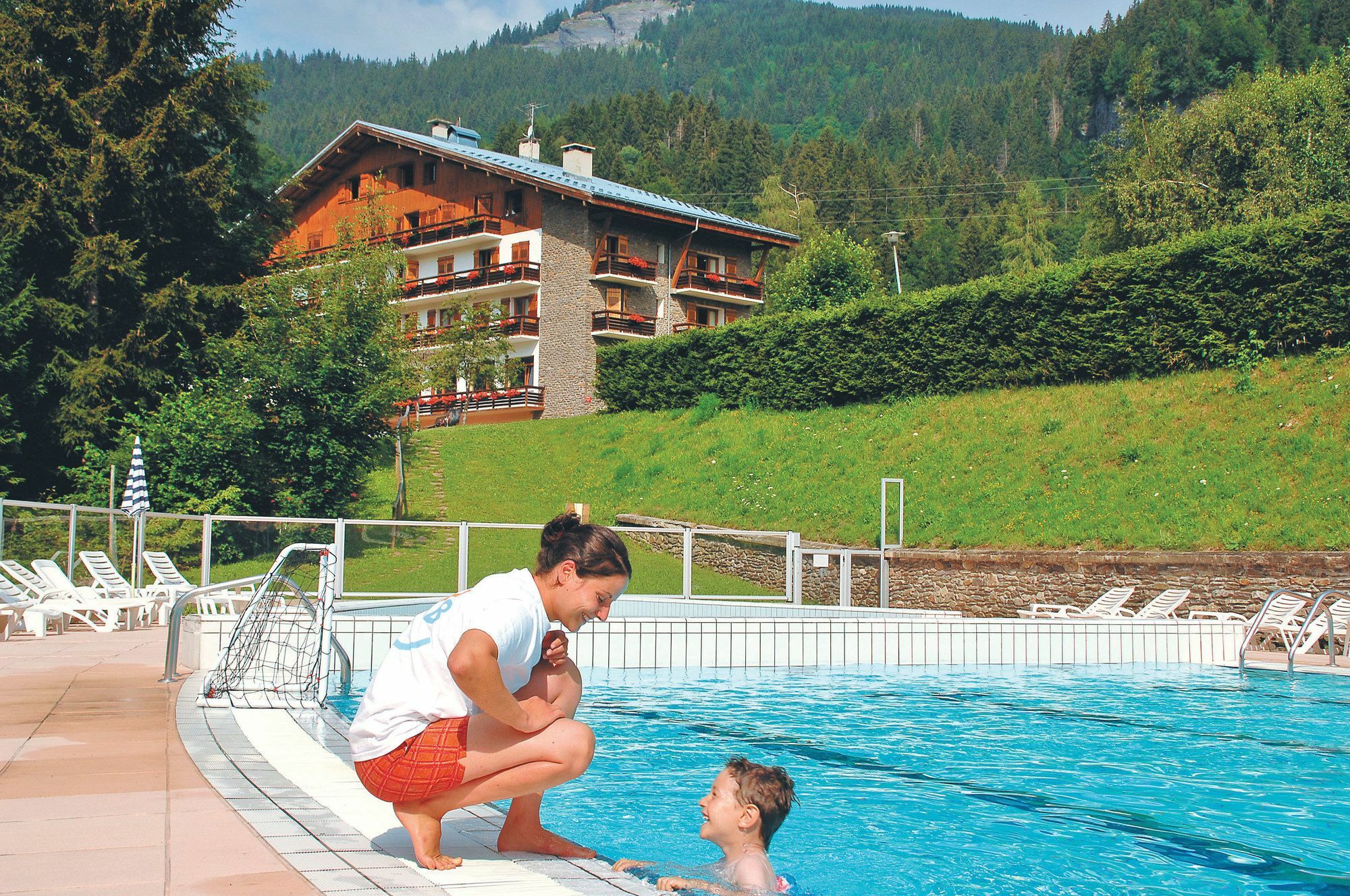 Hotel Vacances Bleues Les Chalets Du Prariand เมอแฌฟ ภายนอก รูปภาพ